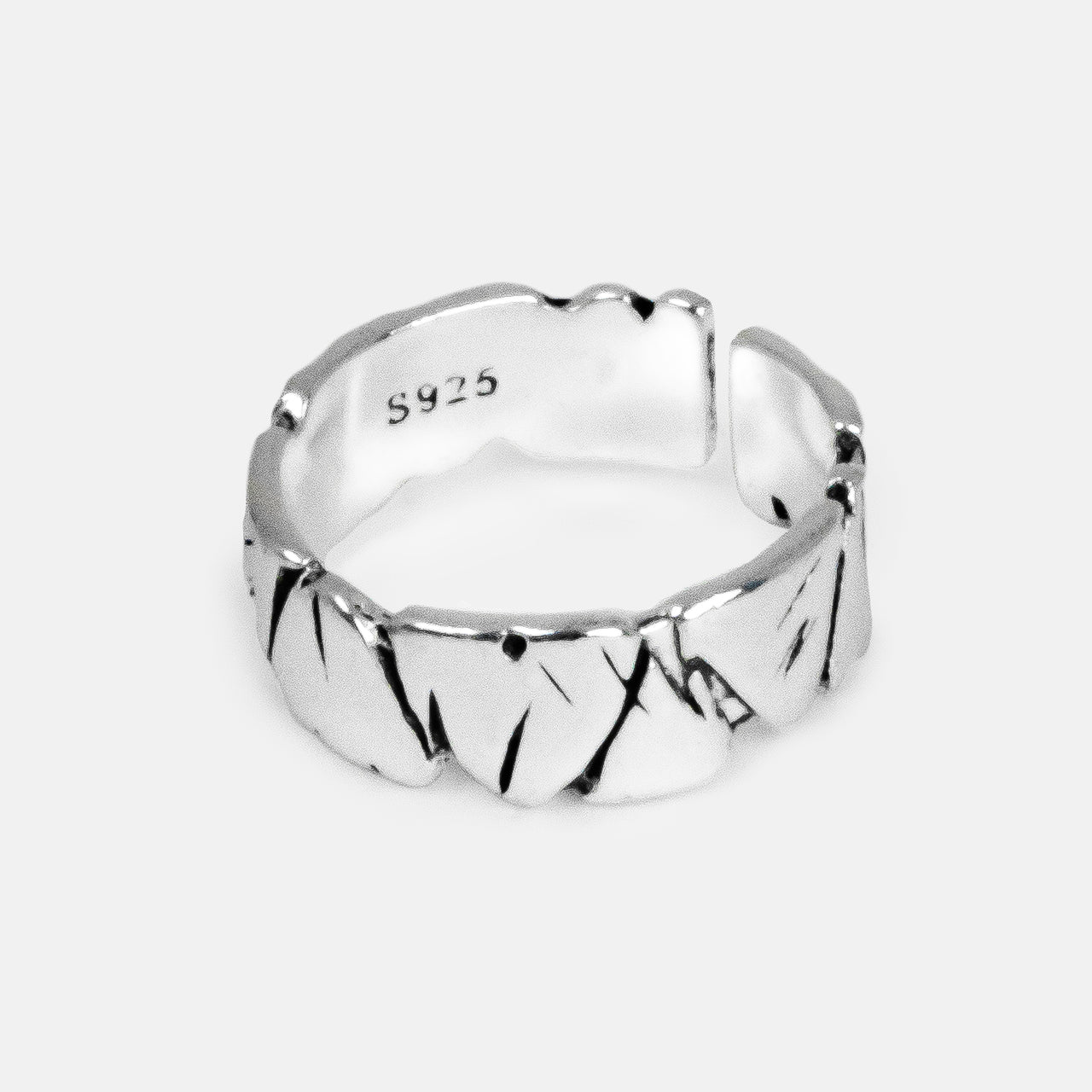 JAMES DISTRESSED RING | .925 SILVER